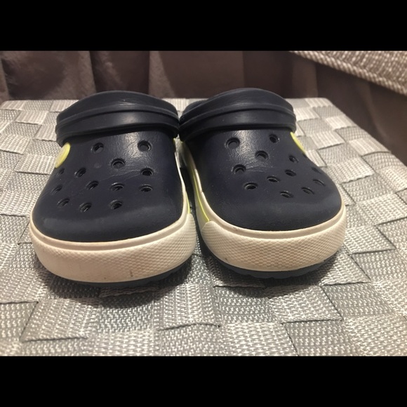 Boys Crocs. Size 10-11 - Picture 3 of 5